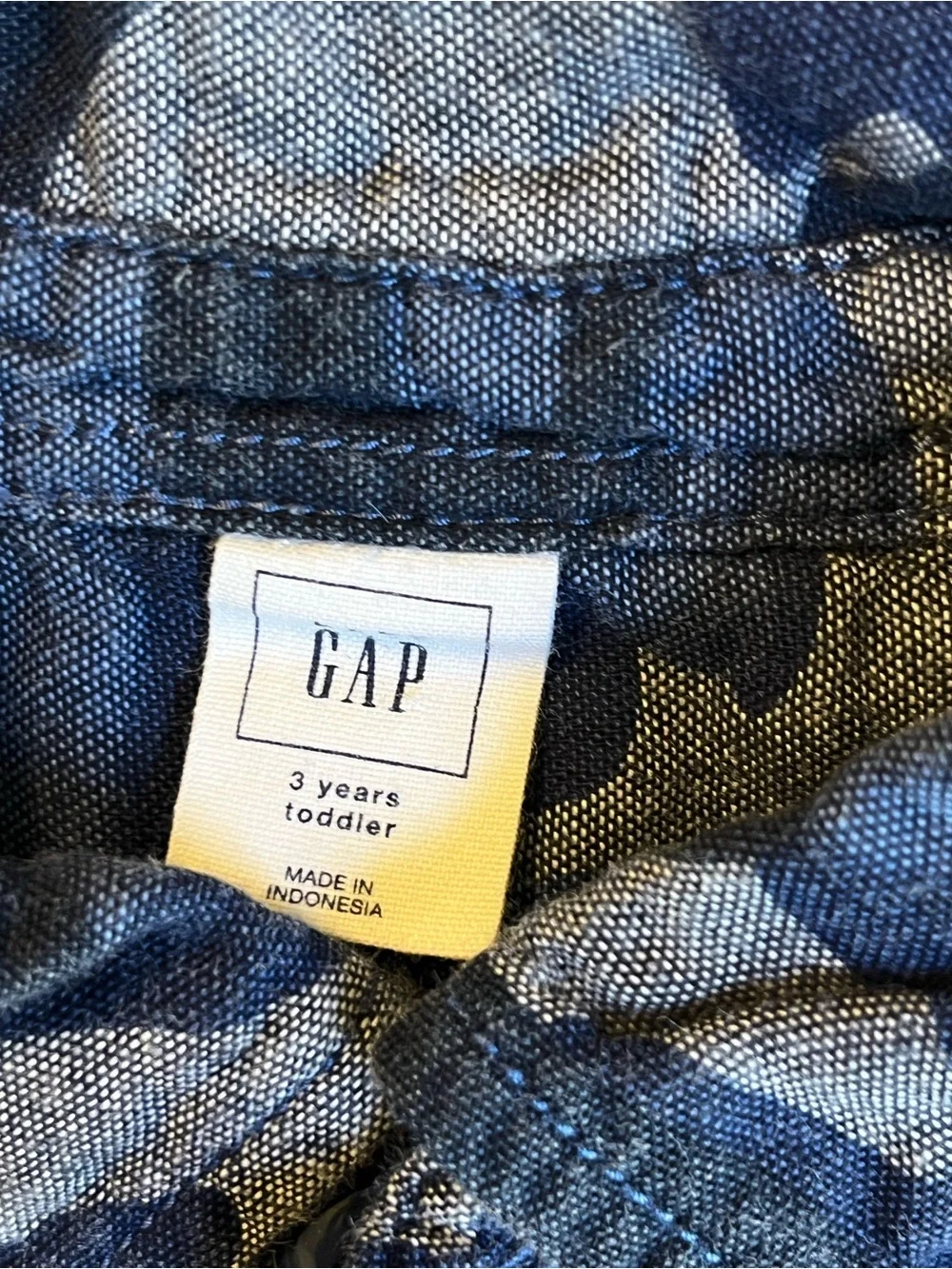 Gap Toddler Boys 3T Blue Camo Cotton Button Down Shirt Long Sleeve Chambray